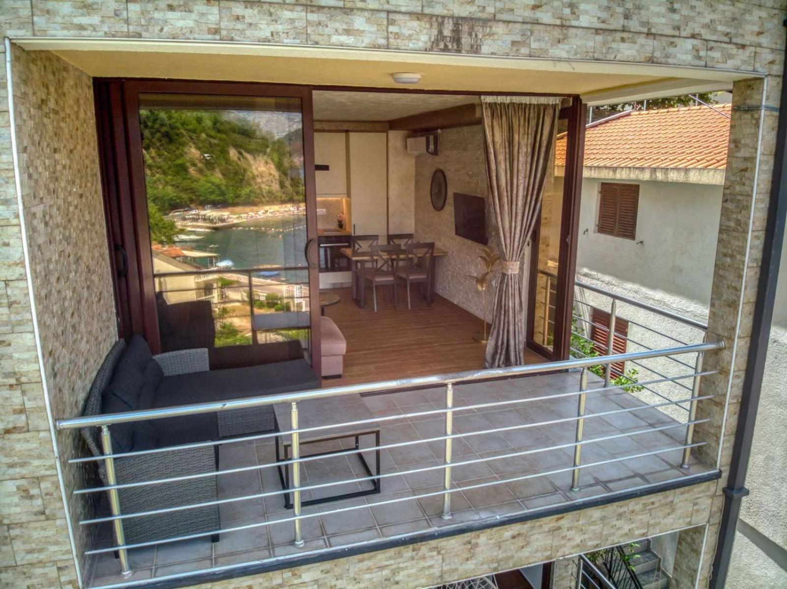 Nikic -tivat Tivat