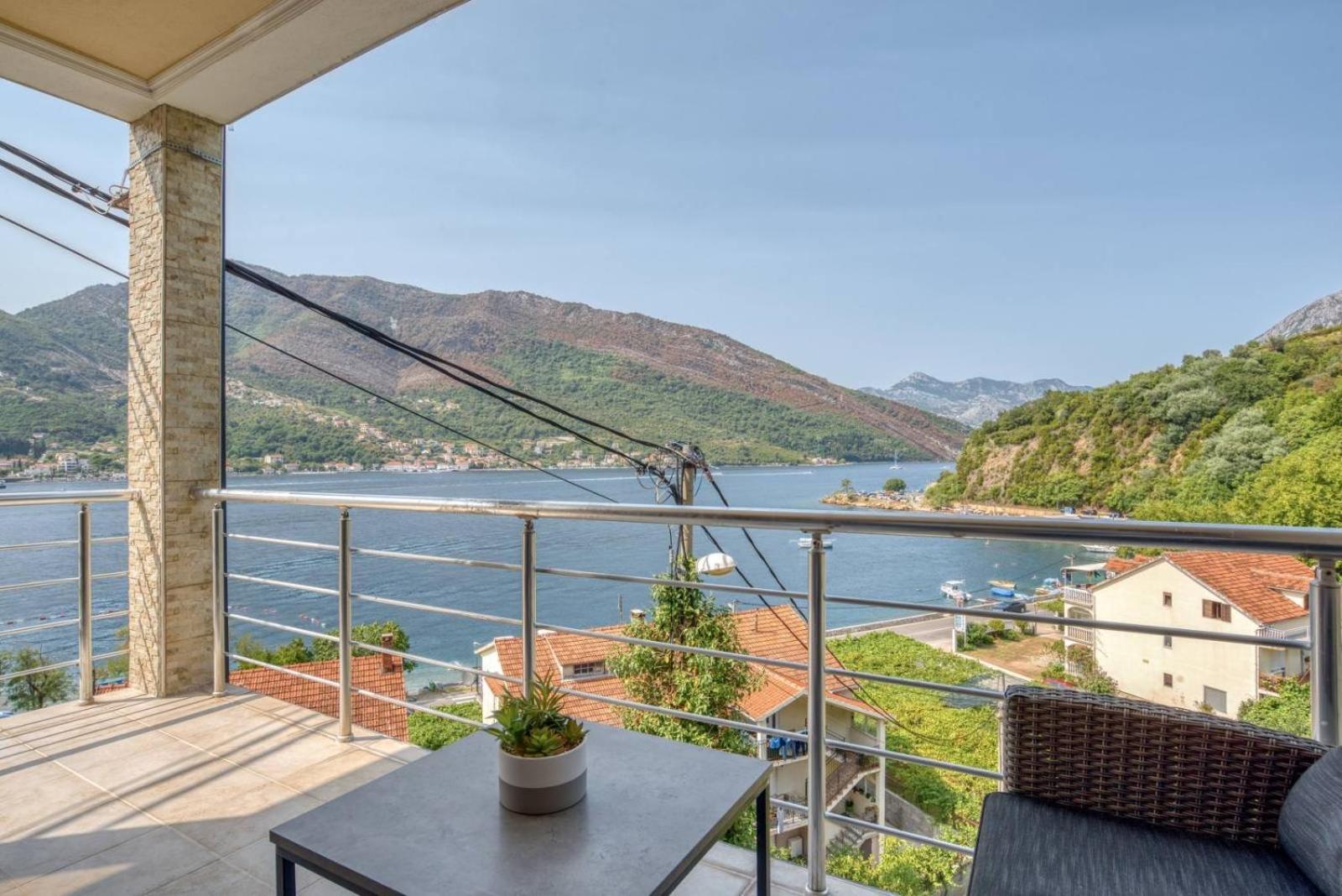 Nikic -tivat Apartment